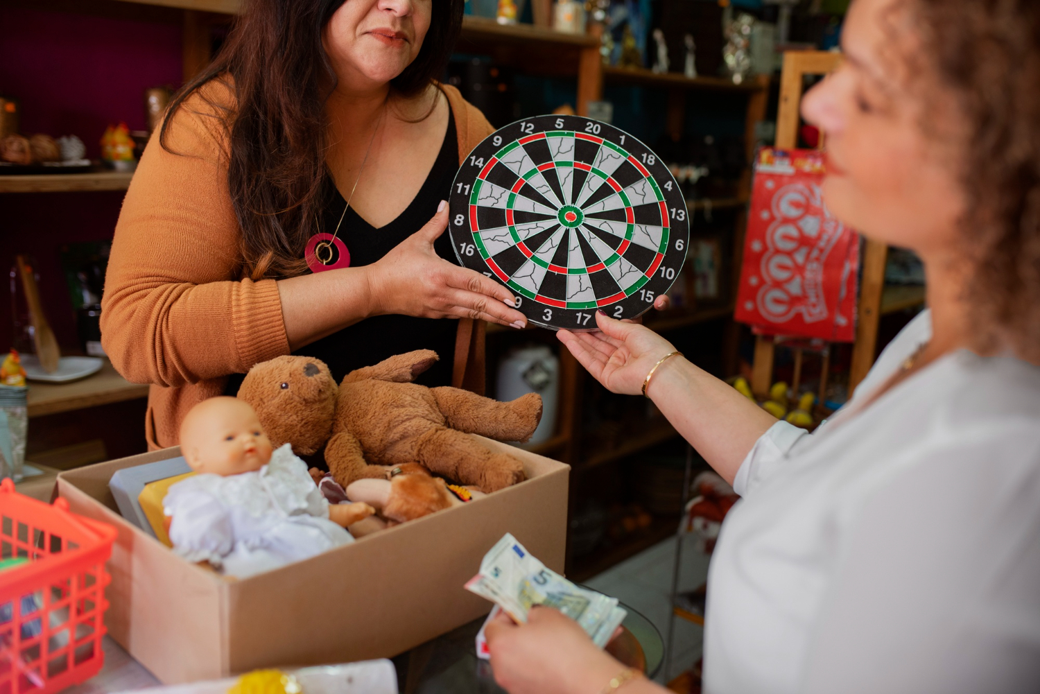 Cibles sisal et électronique côte à côte — comparaison des deux formats