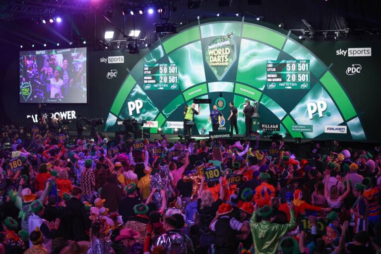 PDC World Championship 2026 : Luke Littler champion du monde à 17 ans